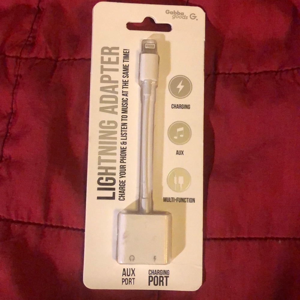 Lightning adapter**.            @upstrHallPlast